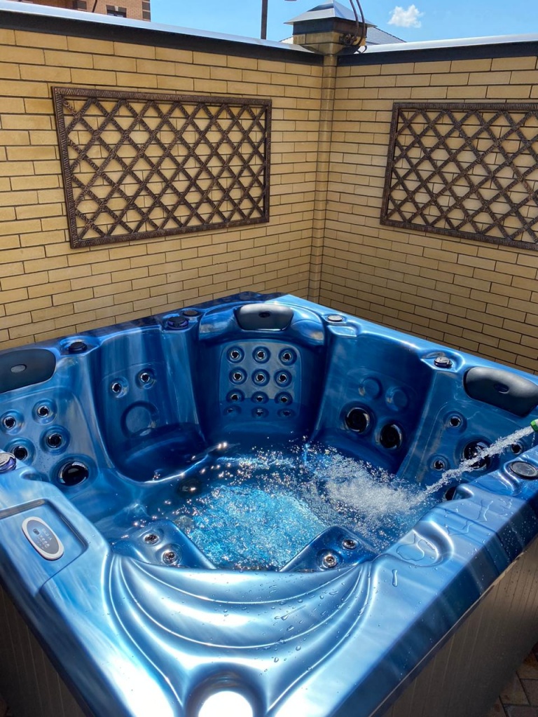 JCS 28 6811 Ocean-Wave.jpeg