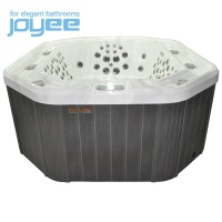 Переливной СПА бассейн Joyee SPA Dubai